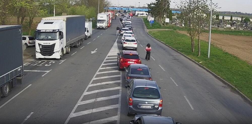 LUDILO NA VELIKI PETAK! Ljudi izlaze iz vozila, kolonama NEMA KRAJA: Ovo pravilo važi od danas i odmah SMAK SVETA!