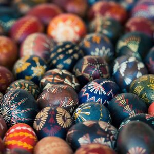 SASTOJKE IMATE U KUHINJI I NEĆE VAM IRITIRATI KOŽU! Kako da skinete boju za jaja sa ruku?