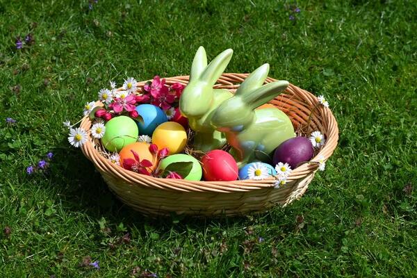 MALO TRUDA, A IZGLEDA SVETSKI! Ovako monasi farbaju jaja u crnom vinu - pratite uputstvo i imaćete NAJLEPŠA JAJA