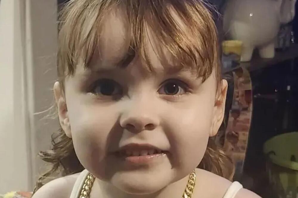 SINA DRŽAO U KAVEZU, ĆERKU IZGLEDNEO DO SMRTI: Devojčica ostavljena BEZ HRANE I VODE, otac monstrum im DAVAO I...