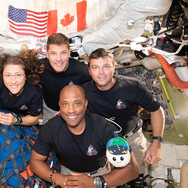OVAKO JE IZGLEDAO POVRATAK ASTRONAUTA NA ZEMLJU NAKON LETA OKO MESECA: Pogledajte ove nestvarne prizore! (VIDEO)