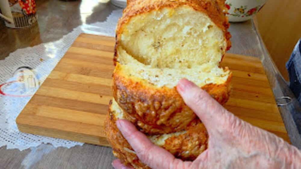 Carski slani zalogaj sa kačkavaljem: Bolje od svake pite, garantujemo da ćete da zaboravite na peciva iz pekare