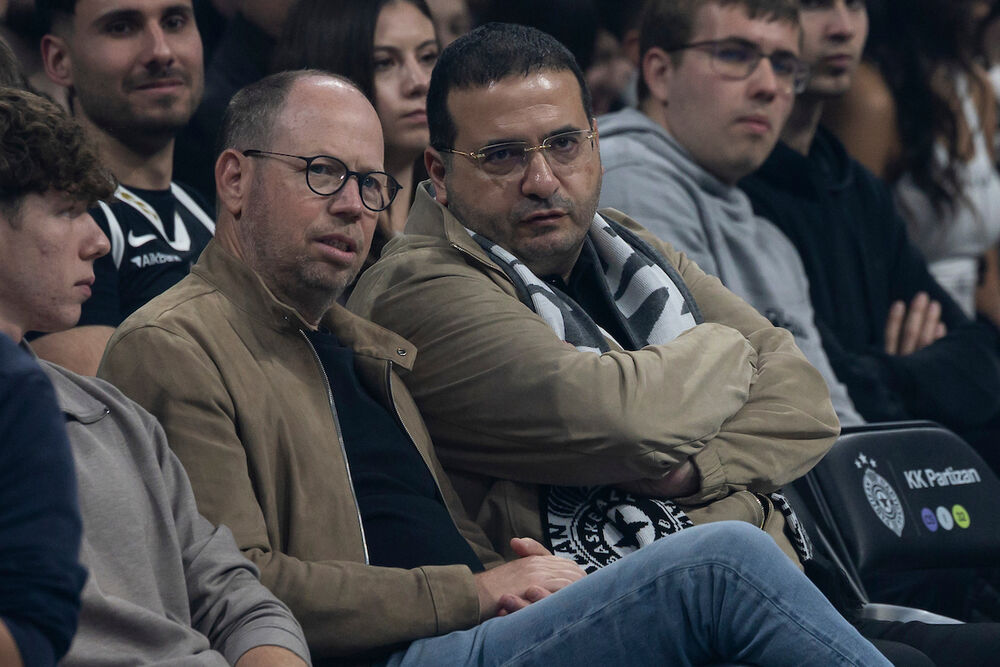 Ofer Janaj (desno) na utakmici Partizana i Žalgirisa iz Kaunasa u sezoni 2025/26 Evrolige