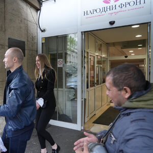 ACA SOFRONIJEVIĆ IZVEO ŽENU IZ PORODILIŠTA: Kitio muzičare parama, harmonikaš danas puca od sreće