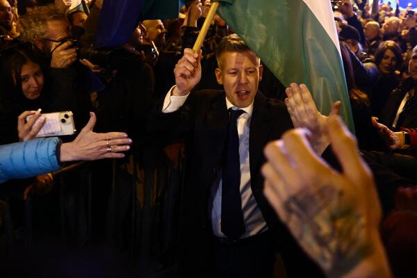 KAO DEČAK NA ZIDU DRŽAO ORBANOVU SLIKU, ŽENU IZDAO ZBOG SKANDALOZNOG SNIMKA! Detalji iz života Mađara šokiraju!