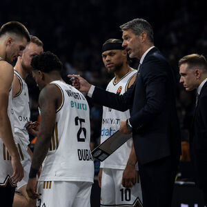 BOMBA IZ DUBAIJA: Nema Đorđevića, stiže trener bez dana u Evroligi &ndash; ali ga svi znate!