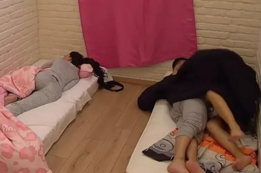 IMAJU LI BAR MALO SRAMA? Zavukla se sa bivšim od drugarice pod JORGAN, a onda mu tražila dok Stanija spava pored...