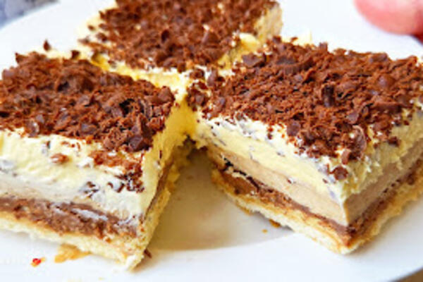 Bomba torta bez pečenja sa tri raskošna fila: Puna plazme i oraha, a tako je kremasta da se topi u ustima