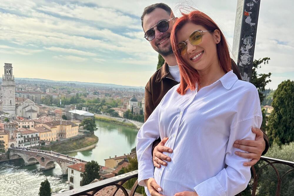STIŽE PRINOVA: Kristina blista u petom mesecu trudnoće, lepšu trudnicu niste videli