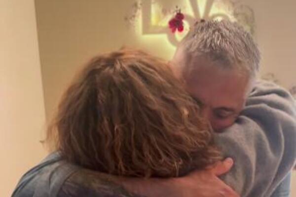 KOJA PEVAČICA JE UHVAĆENA U STANU ČEDE JOVANOVIĆA? Pred svima bili PRISNI- njihov snimak ODJEKNUO mrežama