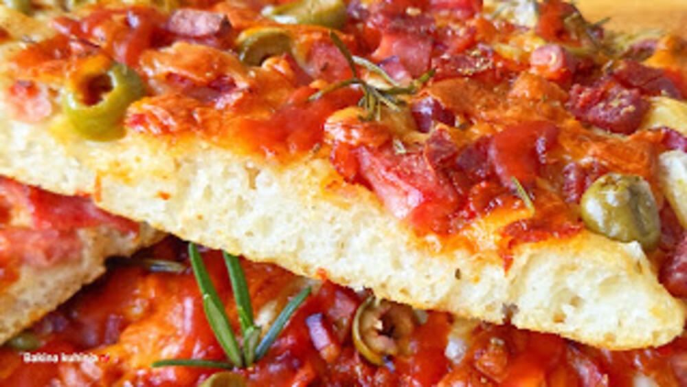 Vazdušastiju fokaču u životu niste jeli! Bukvalno se providi - domaća majstorija koja nestaje u trenu