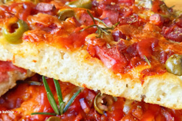 Vazdušastiju fokaču u životu niste jeli! Bukvalno se providi - domaća majstorija koja nestaje u trenu