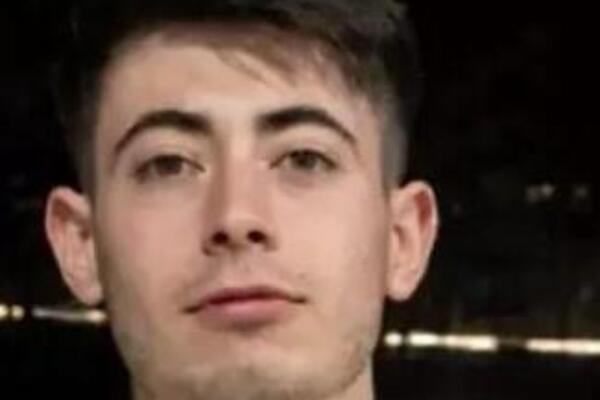 OVO JE TINEJDŽER (19) KOJI JE SA SAČMAROM UPAO U ŠKOLU: Pucao na sve koji su mu se našli na putu, pa se UBIO!