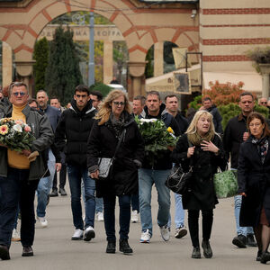 ACO NEM OD BOLA, A ZORANA SUZAMA KVASI BELU RUŽU! Evo ko je od POZNATIH ispratio Vujoševića! Tuga sa Novog groblja