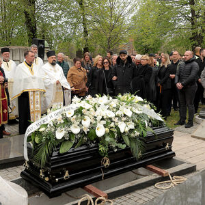 "Dobro pamtim sve": Grobari zapevali u čast generala, jednom navijaču pozlilo (VIDEO)