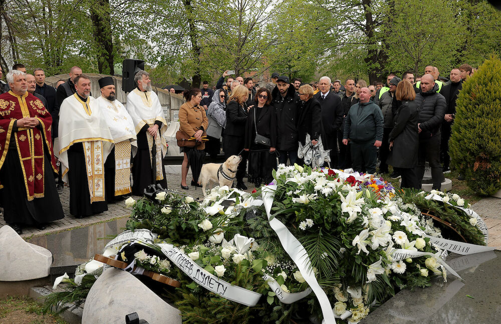 Žuta, pas Duška Vujoševića na sahrani legendarnog trenera