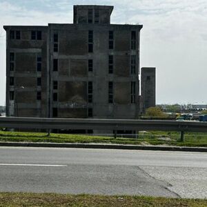 MLADIĆ (18) SE OKLIZNUO S 30 METARA VISINE! Prve slike s mesta nesreće u staroj Azotari, OTKRIVENO I KAKO JE PAO!