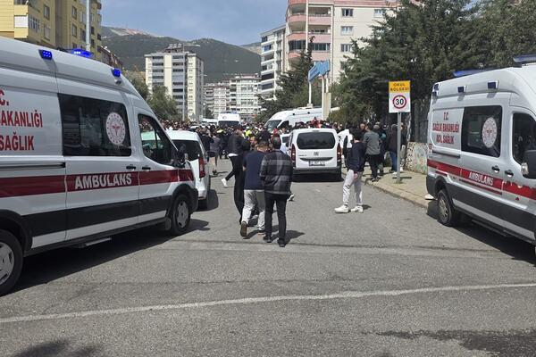 "UŠAO JE U UČIONICU I POČINIO MASAKR" Jezivi detalji napada u srednjoj školi u Turskoj, RASTE BROJ ŽRTAVA!