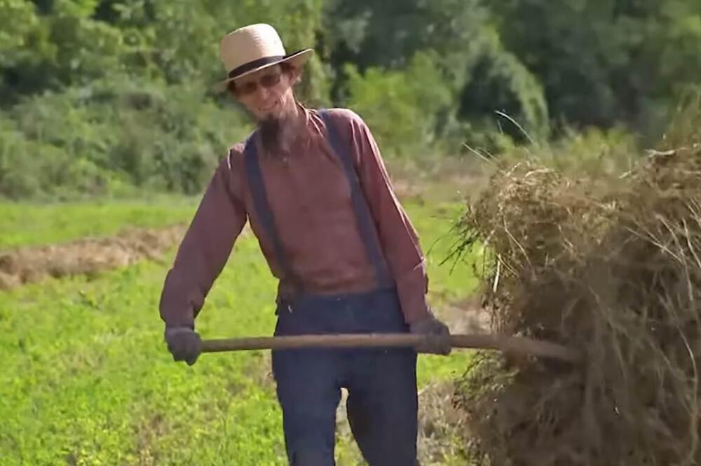 KRISTOFER JE JEDINI AMIŠ U SRBIJI, OŽENIO JE NAŠU ŽENU I KUPIO ZEMLJU NA SELU: Jednu stvar tu ne može da podnese