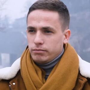 AMIRA IZ TUZLE MAJKA OSTAVILA U DOMU ČIM SE RODIO: Na 18. rođendan joj zakucao na vrata "Njene reči su me pokosile"