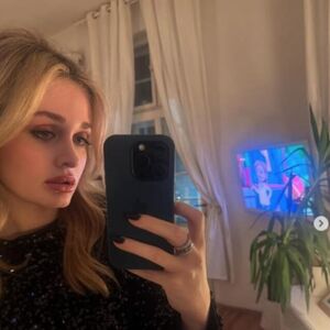 OVAKO IZGLEDA STAN U KOJEM ŽIVI MINA POSLE RAZVODA OD LUKE! Luks kuhinja PARI OČI - a tek da vidite OD ČEGA JE POD