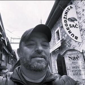 PREMINUO SRPSKI PEVAČ I RIJALITI UČESNIK! Bio i na Grandu i na Pinku