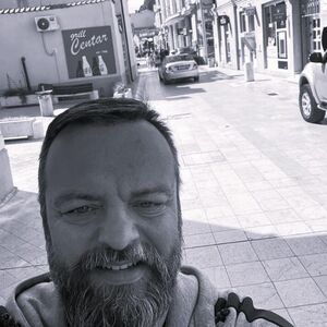 SUPRUGA POKUŠALA DA GA REANIMIRA DOK JE UMIRAO! Potresni detalji IZNENADNE SAŠINE SMRTI! Hitna kad je uletela...