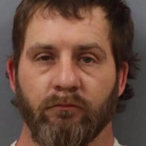 ZLOSTAVLJAO ŠESTORO DECE 10 GODINA, PA DOBIO REKORDNU KAZNU: Ovo je najviše što je iko dobio, odmah posle doživotne