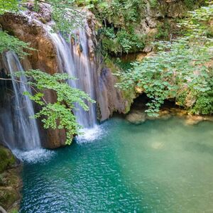 Ovo nije Bali - ovo je Srbija - nestvarna lepota na istoku: Ovaj vodopad je visok 7 metara, boja ostavlja bez reči