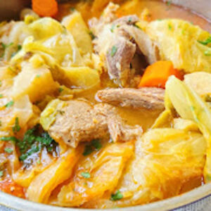 Kako se kuva prvi mladi sladak kupus sa krmenadlama: Majstorski ručak po bakinom receptu, ovo vredi probati