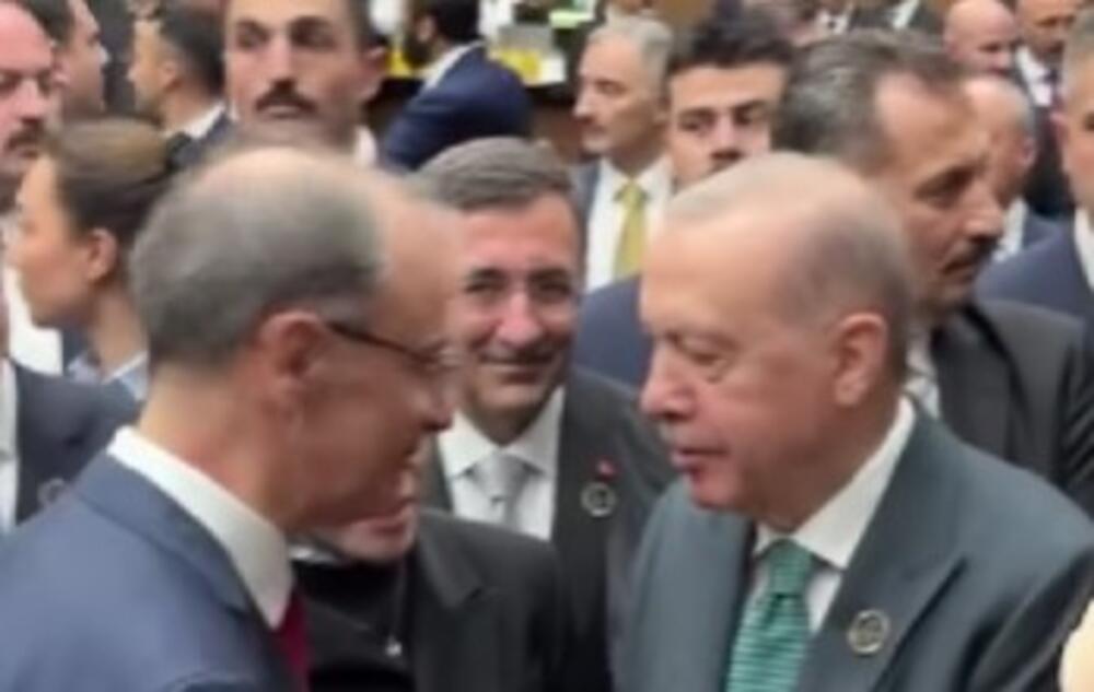 "Odnosi Srbije i Turske se grade na poverenju, dijalogu i zajedničkoj budućnosti": Macut razgovarao sa Erdoganom