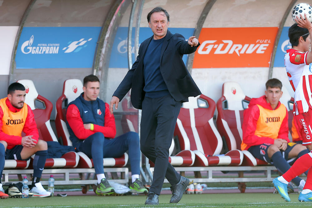 "Smešna situacija... Ubeđivali su sudiju dva minuta da nam pokaže crveni, čak su i igrači Zvezde bili iznenađeni"