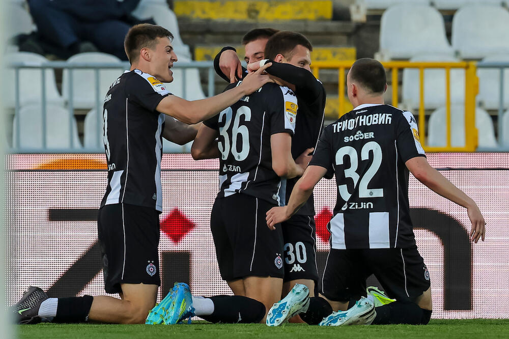 Partizan preokrenuo protiv Železničara u Humskoj i vratio se na drugo mesto (Video)
