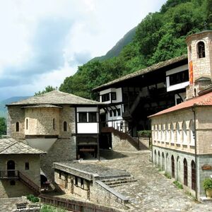 Ovu svetinju su žene branile kamenjem od napadača: Krije blago Nemanjića, a sakrivena je u...