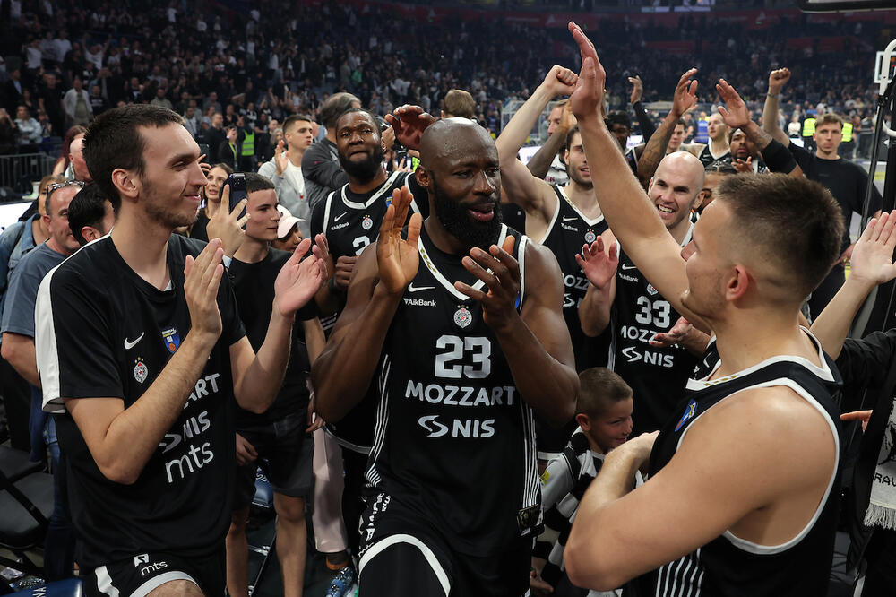 LAKŠI TRENING SE NE ODLAŽE! Grobari provocirali Crvenu zvezdu zbog zahteva pred večiti derbi (Foto)