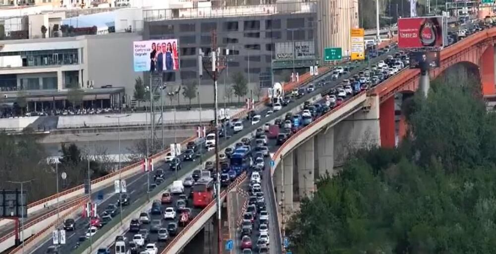 BEOGRAD JE I MIMO ŠPICA U TOTALNOM KOLAPSU KOJI NE PRESTAJE! Vozila bukvalno mile, u Takovskoj je najgore! (FOTO)