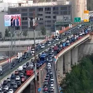 BEOGRAD JE I MIMO ŠPICA U TOTALNOM KOLAPSU KOJI NE PRESTAJE! Vozila bukvalno mile, u Takovskoj je najgore! (FOTO)