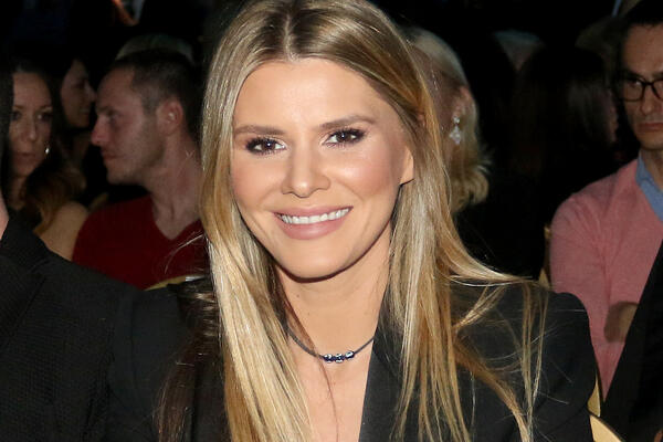 "IJU, NISAM SE UDALA DA BIH RADILA" Melina je imala druge planove pre udaje, evo na čemu je Džinović insistirao