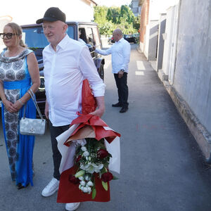 "DOBILA JE PAR PUTA I BATINE..." Sa ženom je od njene 18. godine, a Miša tek sad otkrio šta je proživela zbog njega