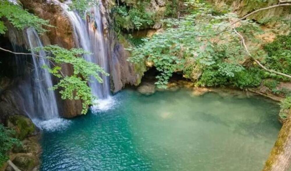 Ne, nije Bali, već naša prelepa istočna Srbija: Pogledajte samo ovu boju vode, raj na zemlji (FOTO)
