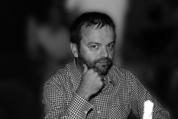 TUŽNI PRIZORI NA SAHRANI SAŠE KATANČIĆA: Ove kolege su došle da ga isprate na večni počinak