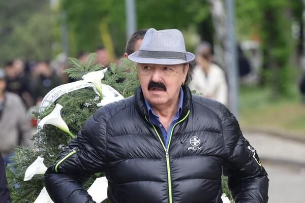 DŽINOVIĆ UTUČEN ZBOG PRERANOG ODLASKA OVOG ČOVEKA: Godinama su sarađivali, ne krije tugu zbog gubitka prijatelja