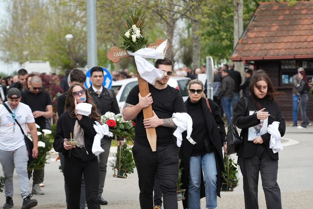 SAHRANJEN SAŠA KATANČIĆ: Reči njegovog oca razaraju dušu, velika tragedija za porodicu