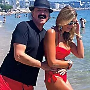 OD 110 KG DO TELA TOP MODELA U FERARI BIKINIJU! Melina Džinović živi na 3 kolača dnevno, i to ju je istopilo (FOTO)