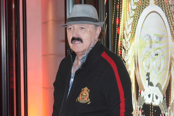 PRIZNANJE HARISA DŽINOVIĆA: Pred celom zemljom rekao koliko ga je bolela Melina! "Plačem i po trista kilometara"