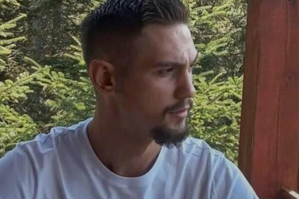 Policija objavila fotografije osumnjičenog za trostruko ubistvo, traže pomoć građana: Da li ste ga videli? (FOTO)