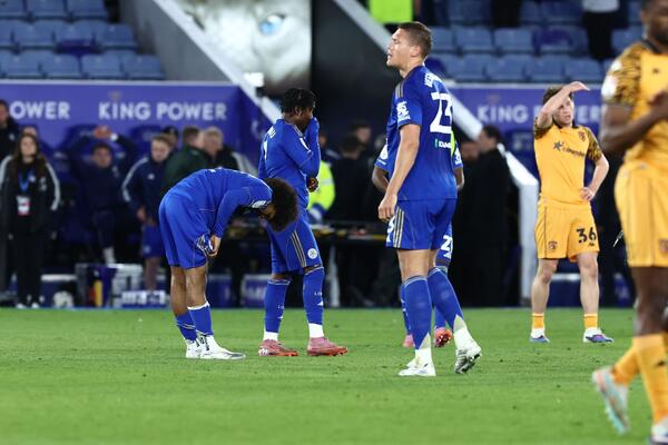 Lester 10 godina posle osvojene Premijer lige ispao u treći rang! (Video/Foto)