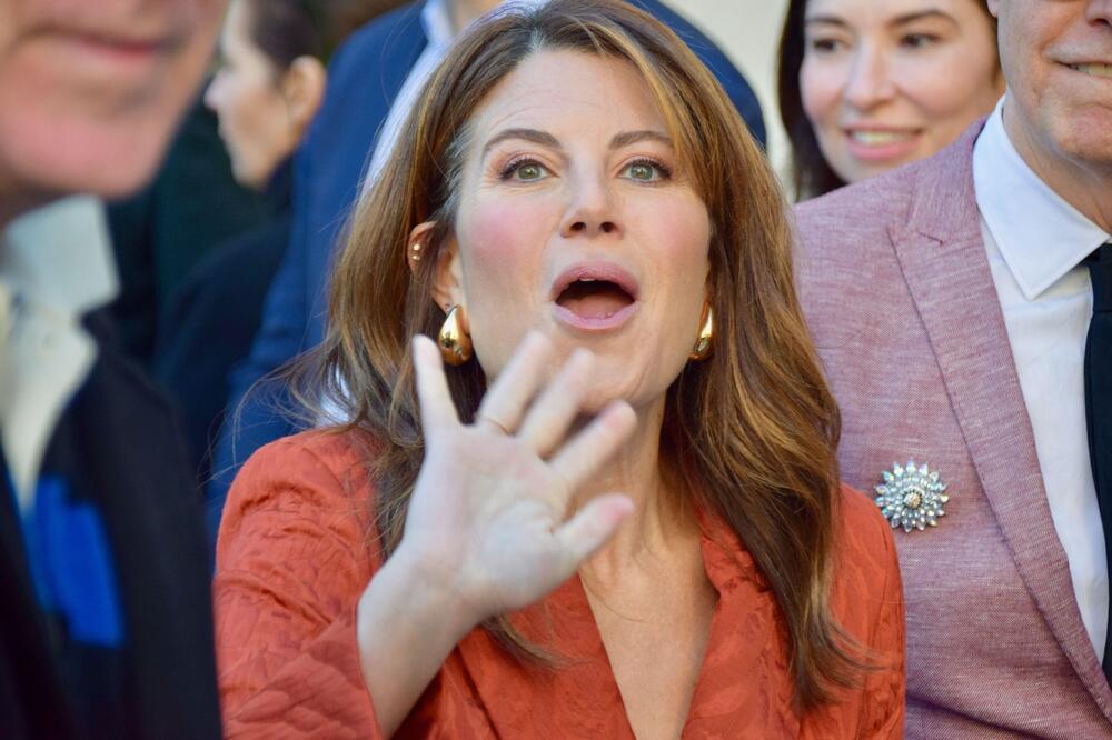 SA 22 GODINE JE SRUŠILA NAJMOĆNIJEG ČOVEKA U DRŽAVI, A SAD... Najpoznatiju LJUBAVNICU SVETA NIKO NE BI PREPOZNAO!