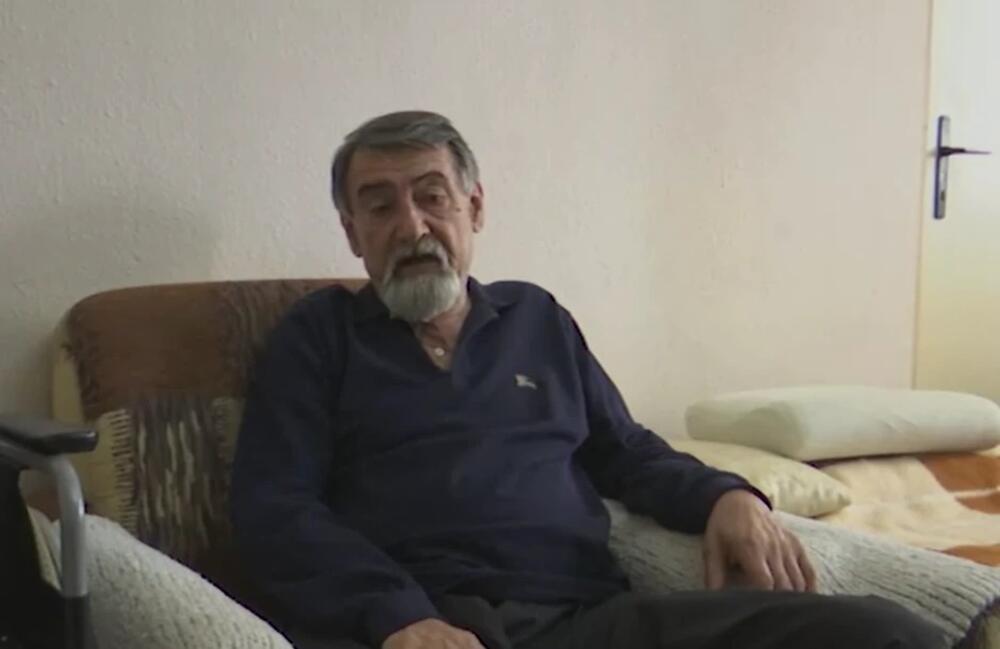 Radiša mesecima nije izašao iz solitera: U kolica, pa preko praga, nekako do lifta, a dalje - uz Božiju pomoć!