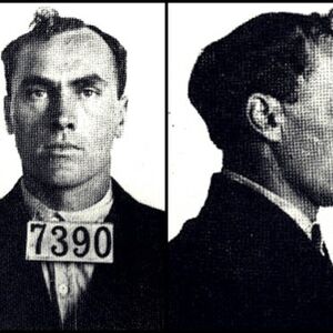 TETOVIRANI DŽIN OD 2 METRA SA HLADNIM SIVIM OČIMA: Zanemećete kada čujete za njegove sadističke zločine! (VIDEO)